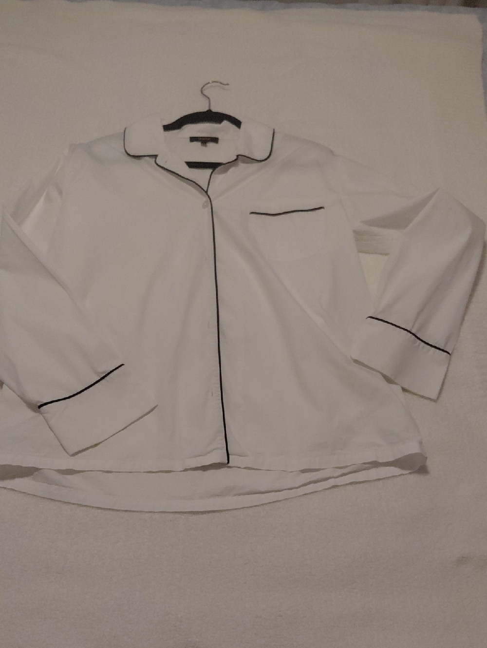 Quince White Shirt Jacket with Black Trim